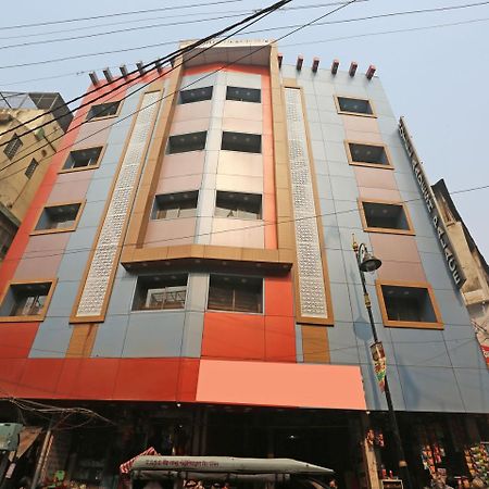 Oyo 10338 Hotel Aadesh Palace バラナシ エクステリア 写真