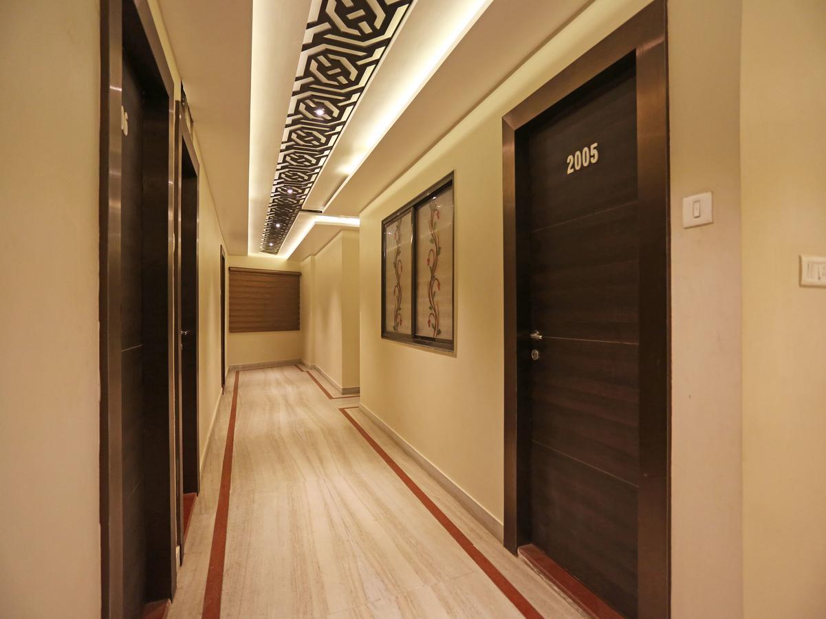 Oyo 10338 Hotel Aadesh Palace バラナシ エクステリア 写真
